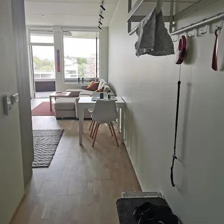 Ny,fin, Lys Og Romslig 2-roms Leilighet Stavange